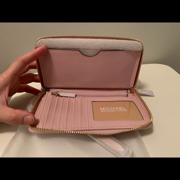 💕NEW💕NWT MICHAEL KORS WALLET - Picture 3 of 4